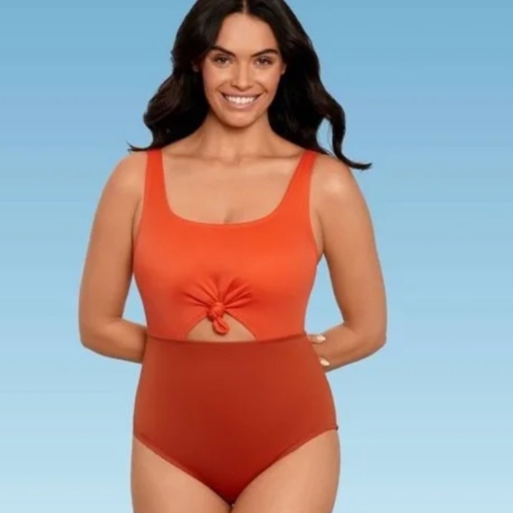 Beach Betty women’s one piece bathing suit NWT